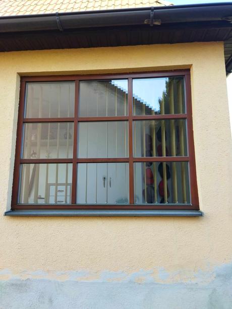 Okno drevené + doplnky, 