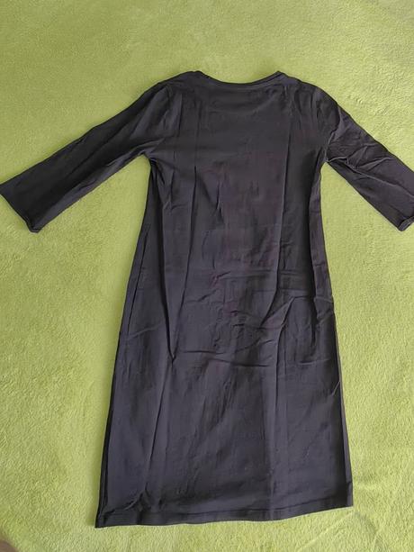 Minimálne nosené šaty guess, super stav, guess,152