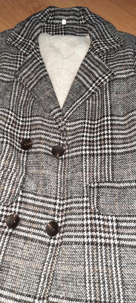 Teplučký trendy kabát pre slečnu na cca 9-10 rokov, 152
