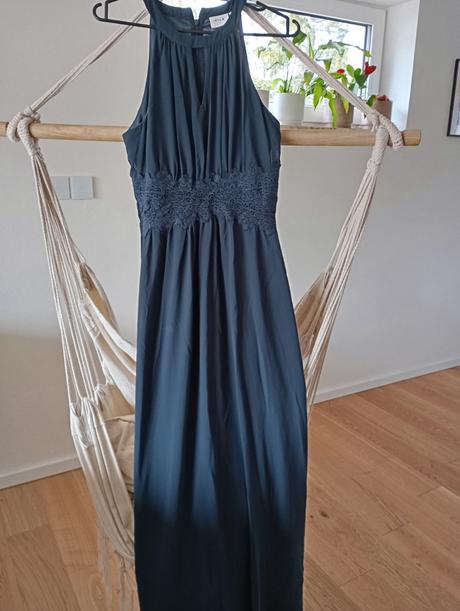 Spoločenské šaty vila, 38