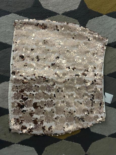 Nova trblietava sukna, l