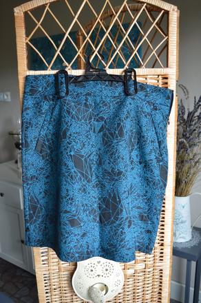 Krásna kvalitná sukňa, l