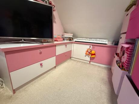 Dievčenský nábytok, 