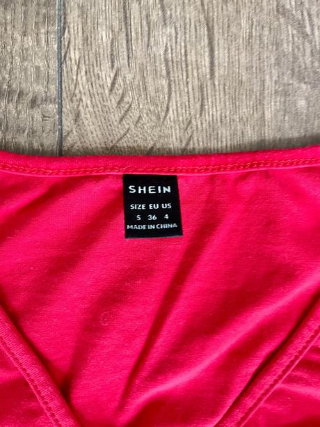 Červený crop top s dlhým rukávom, s