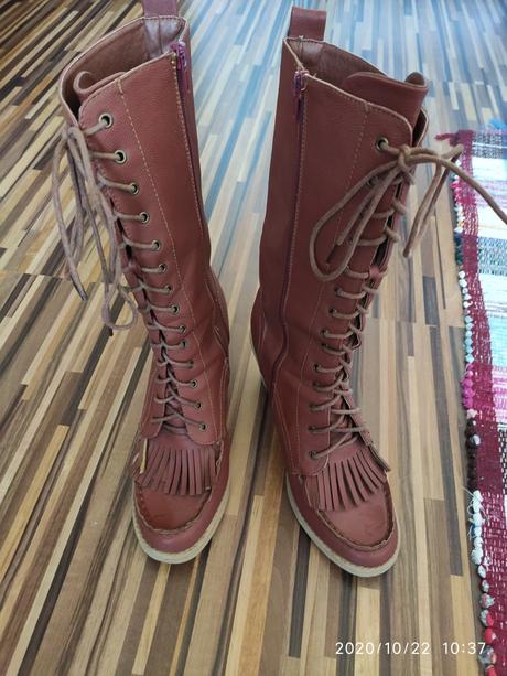 Čižmy na prechod, 40