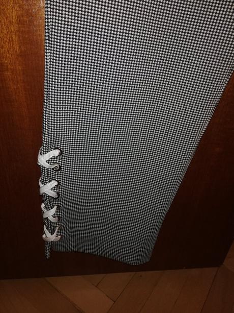 Elegantne tristvrtaky, m