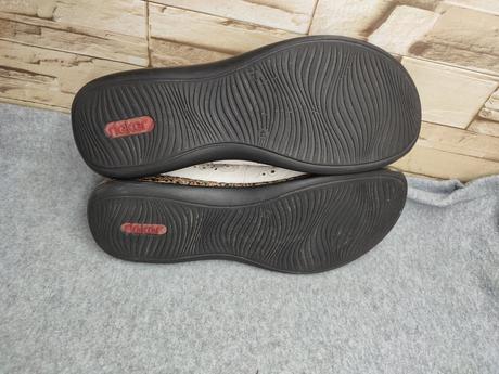 Rieker 42 - dámske dierkované kožené našuchovačky, rieker,42