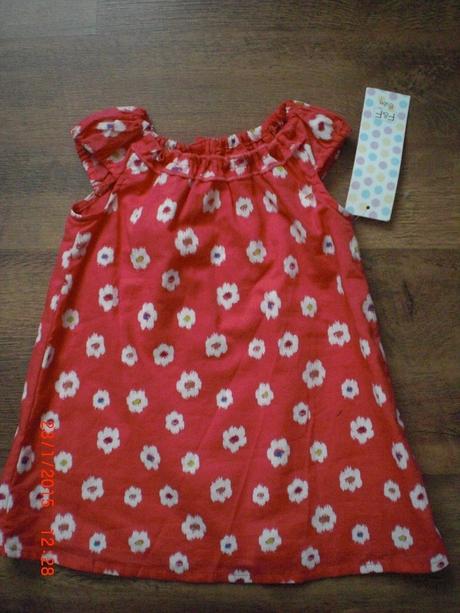 Pekné červené šaty s kvetinkami, f&f,68