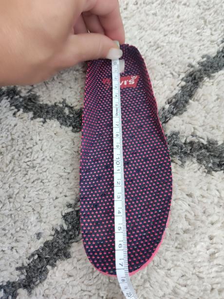 Krásne tenisky športovo elegantné, levis,29