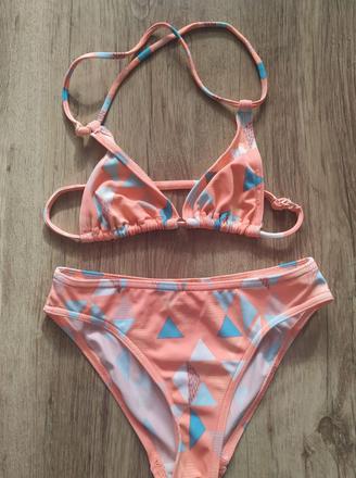 Dievčenské plavky, 134