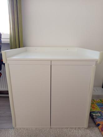Dreveny prebalovaci pult pre babo s prislusenstvom,