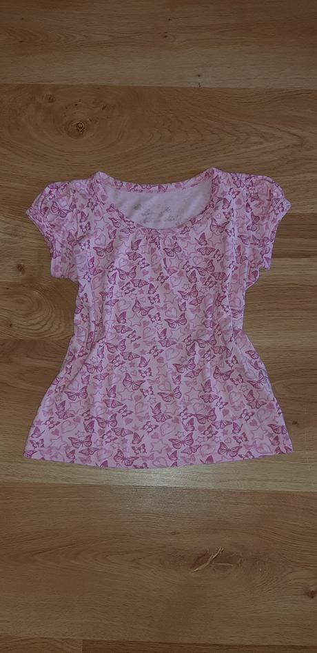 Tričko s motýľmi, 122