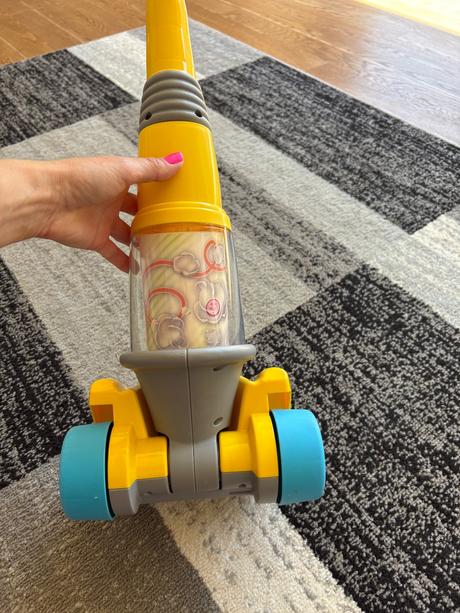 Vysávač playskool,