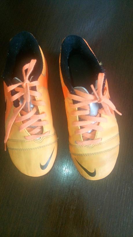 Neonovo -oranzove kopačky, nike,31