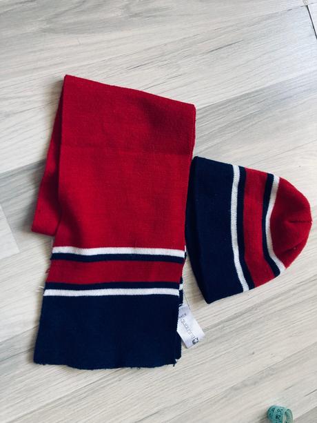 Čiapka so šálom, 104