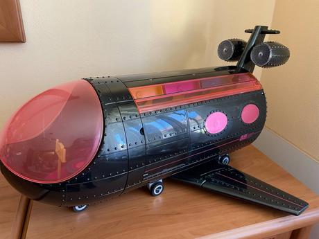 Lietadlo lol surprise, 