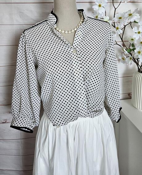 Krásna lahulinká blúzka, 36