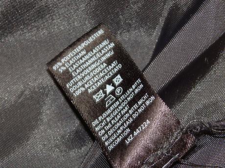 Kvalitne velmi pekne saty na slavnost, 36