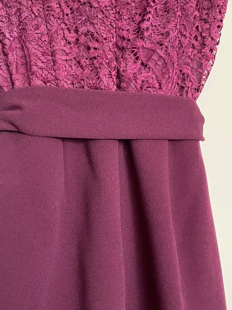 Šaty (cena s poštou), s