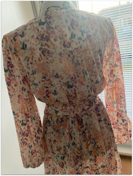 Vzorované mini šaty - veľkosť 38, 38