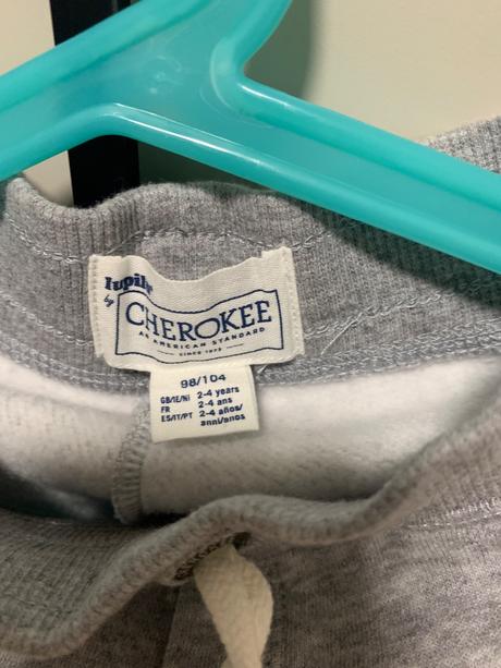 Sivé tepláky s army vzorom na kolenách cherokee, cherokee,104