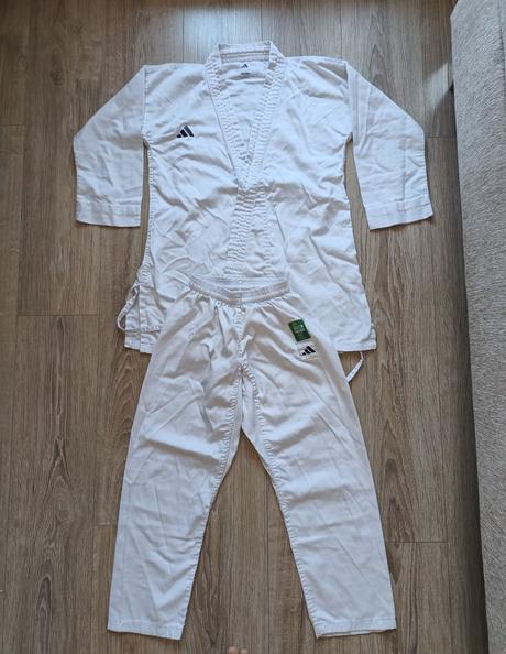 Kimono karate adidas (málo nosené), 152