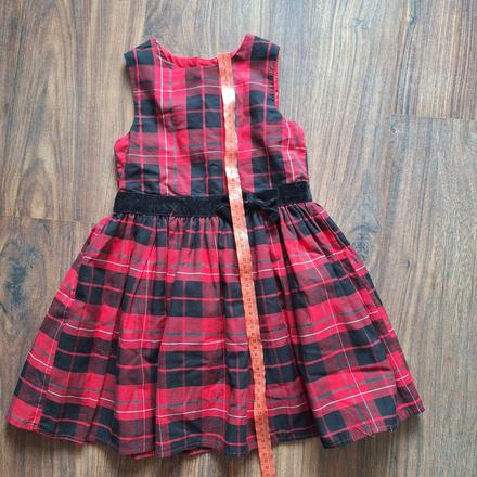 Dievčenské šaty 4-5 r., 110