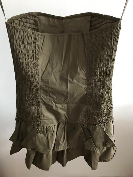 Mini šaty bez ramienok, s