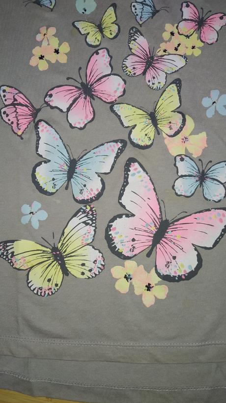 Tričko s motýľmi, 128