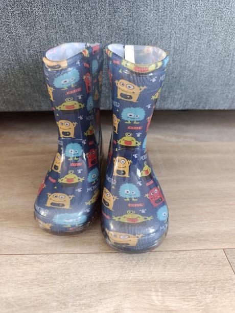 Pidilidi gumáky, 22