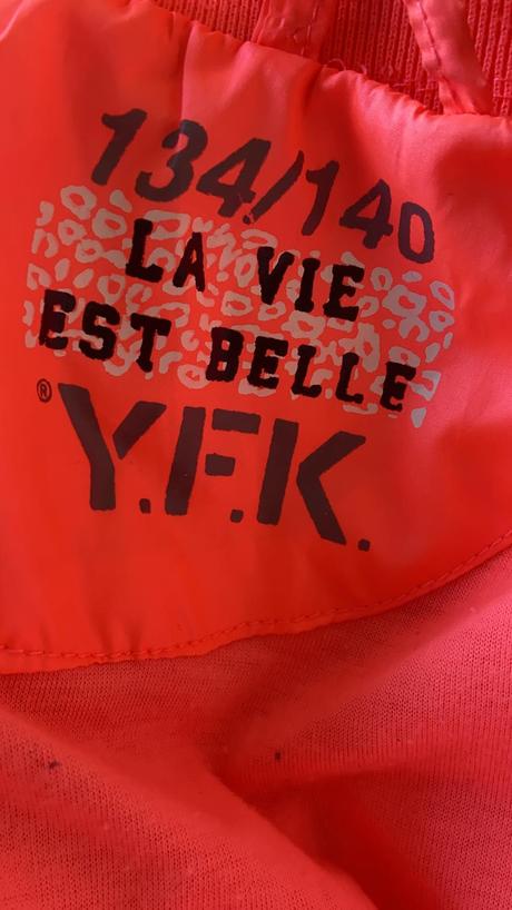 Dievčenská bomberka, 134