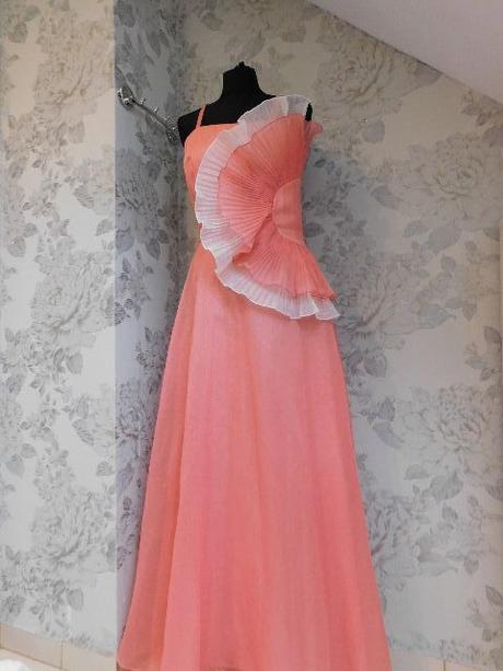 Elmi pekne spoločeneke vintage saty, 38