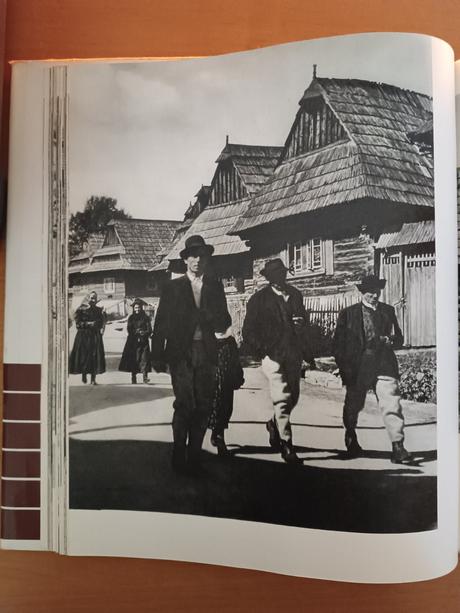 Drevené stavby na slovensku (1971),