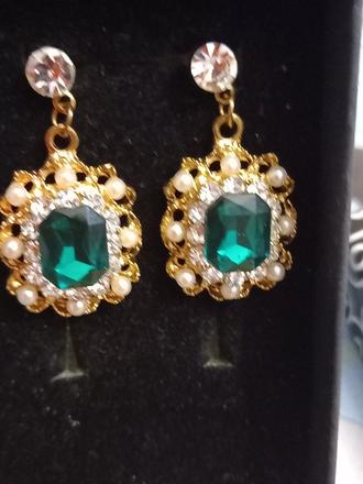 Nádherné náušnice,