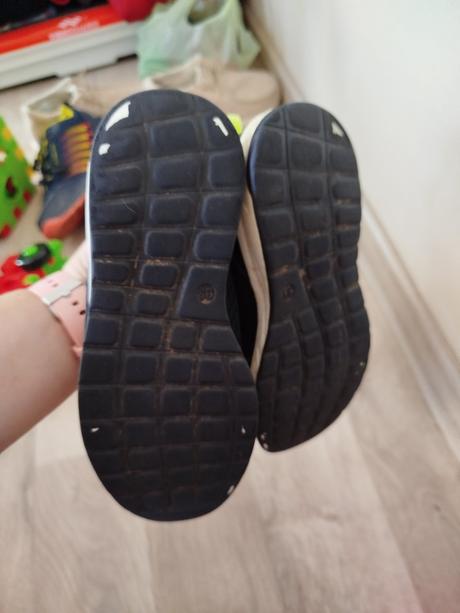 Botasky, deichmann,33