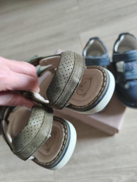 Dvoje prezuvky sandále 25 a 26vel, lasocki,25