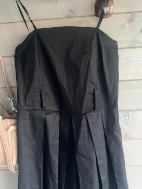 Minimalistické krásne šaty, l