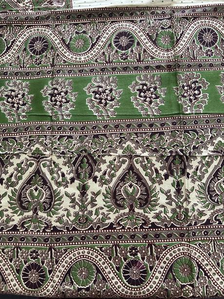 Prehoz na posteľ alebo obrus india, 