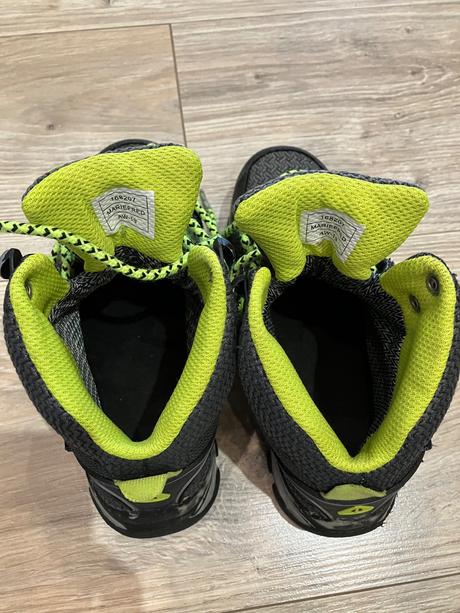 Turisticke topanky, nepremokave, 30