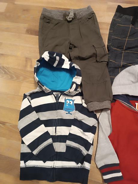 Nohavice, mikiny, 86–98