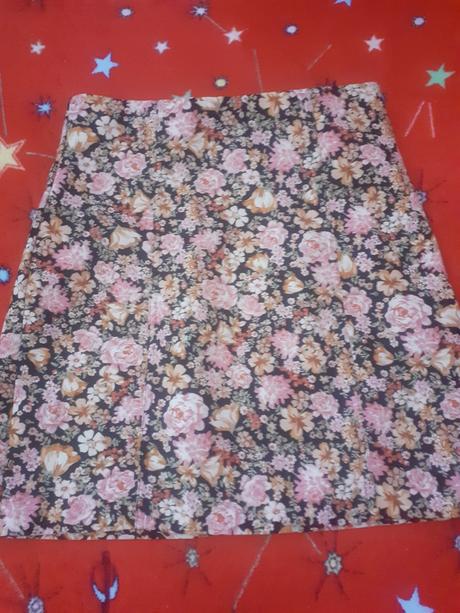 Dámska kvietkovaná sukňa, amisu,170