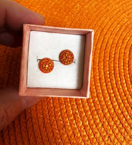 Štrasové napichovačky, 