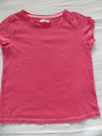 Tmavoružové tričko, 116