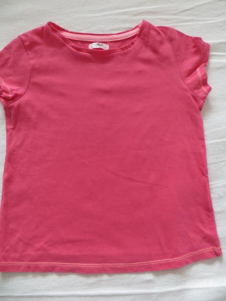 Tmavoružové tričko, 116