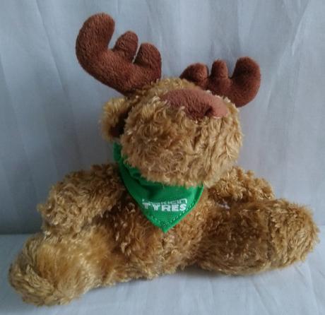 Plyšový vianočný sobík s podbradníkom tyres,16 cm, 