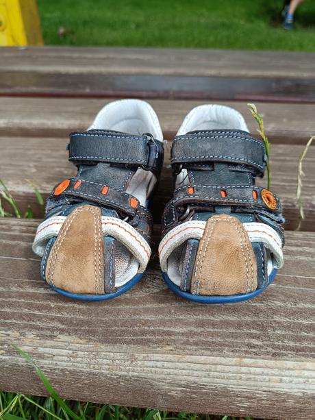 Sandálky, lasocki,20