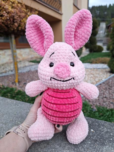 Háčkovaná hračka prasiatko z macka pú, 