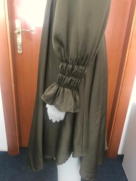 Khaki šaty s leskom, uni,