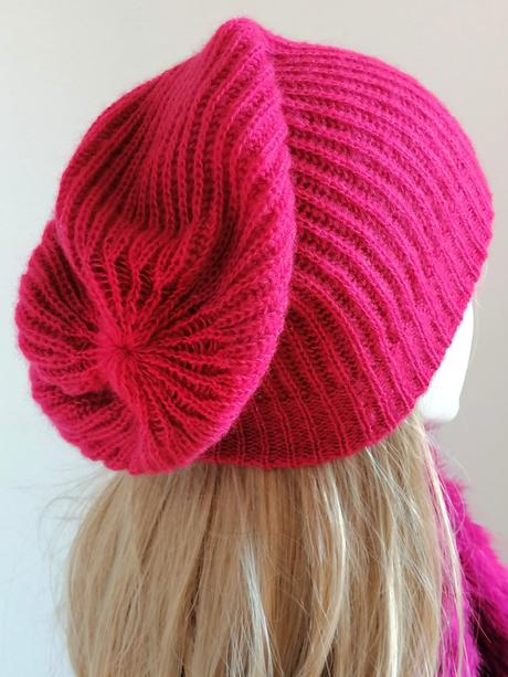 Indiska - cyklaménová čiapka,