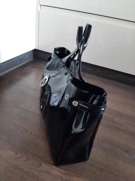 Aj   kabelka s poštou., armani